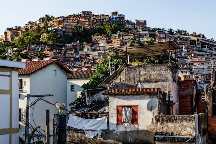 Tour through the Rocinha favela thumbnail